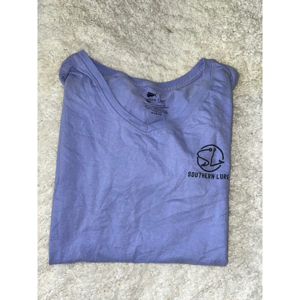 Southern Lure Women’s Sz. L Purple Pineapple Design V Neck Tee. Cute, Fun